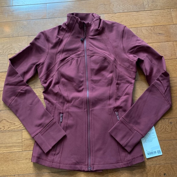 🎁LULULEMON DEFINE JACKET-RED MERLOT, 6/8🎁 - Picture 3 of 11
